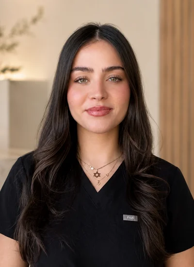 Headshot of Natalie, Finesse Dental Lounge team member.